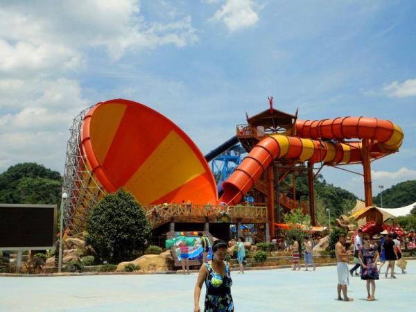 Fiberglass Tornado Water Slide Water Park Play Equipment Ashland GelCoat