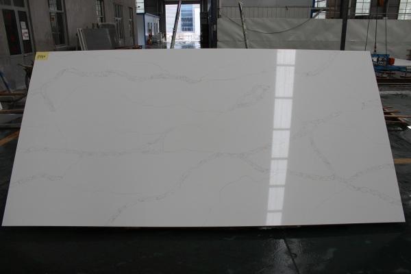 Manmade Stain Resistant Calacatta Quartz Countertops For Island In Hotel