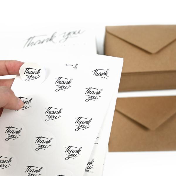Cartões de agradecimento de pequenas empresas com envelopes e adesivos de papel Kraft marrom