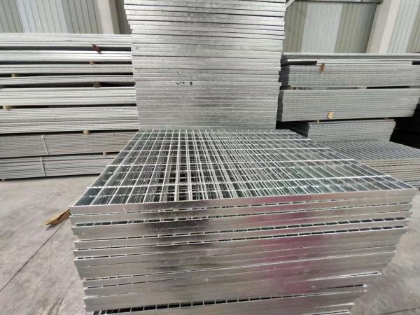 Long Lasting Performance Drainage Serrated Steel Grating 35mm Bearing Bar Spacing