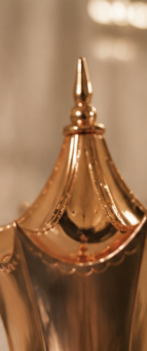 Regal Crown Luxe Rose-Gold Perfume Cap – Prestige Edition