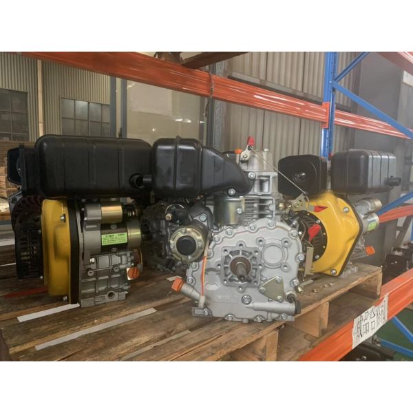 Above 12V 36Ah Accumulator Capacity Diesel Industrial Engine Providing Overall Dimension 420×440×495 Mm for Industrial Power