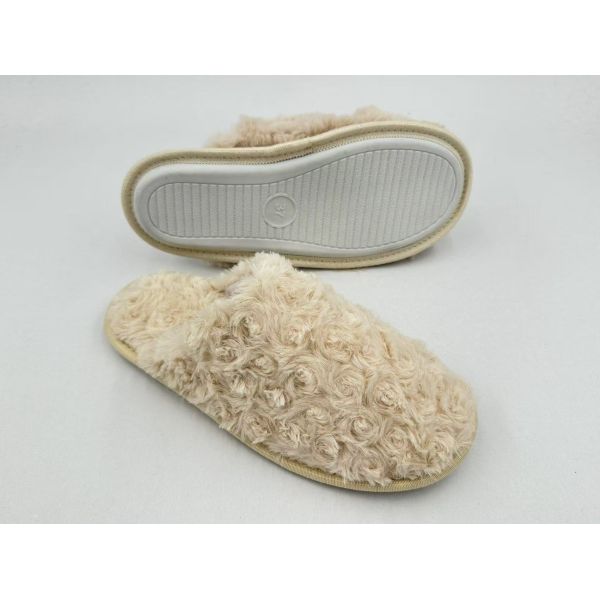 ODM OEM  Womens House Slippers With Different Cuts And Materials