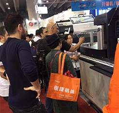 Изготовление 3D знаков каналов букв Выберите EJON T13 высокопроизводительный CNC профиль изгибатель