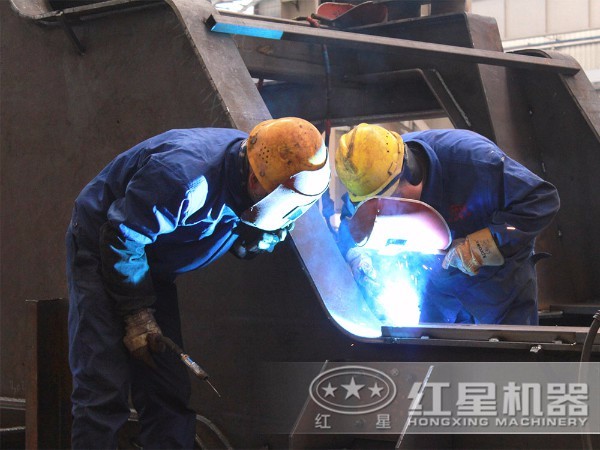 China HongXing Hot Sale HDX98 110-410t/h Geramn Type Jaw Crusher