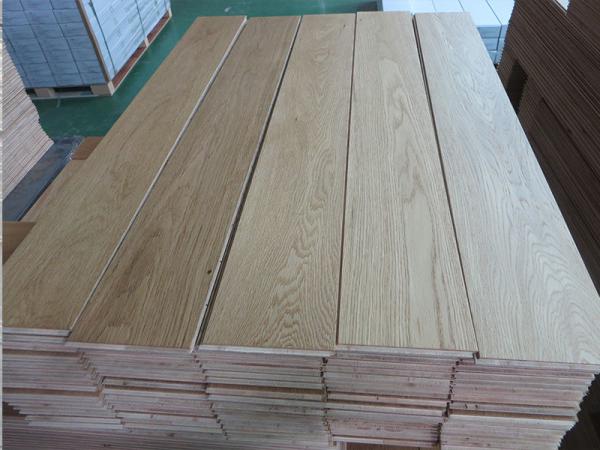 ABC évaluent le plancher machiné russe balayé de chêne blanc, laque UV naturelle vers la Corée
