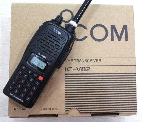 Icom IC-V82 144MHz VHF FM Transceiver ham radio communicator