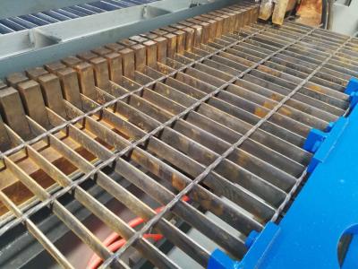 Automatic Steel Grating Welding Machine / Grating Spot Welding Machine For Gutterway