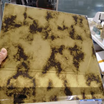 Espelho de prata de estilo antigo para decoração de interiores