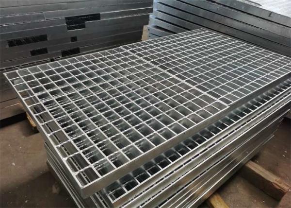 Q235 Skid Proof Galvanised Driveway Grates Light Structure 32x5mm