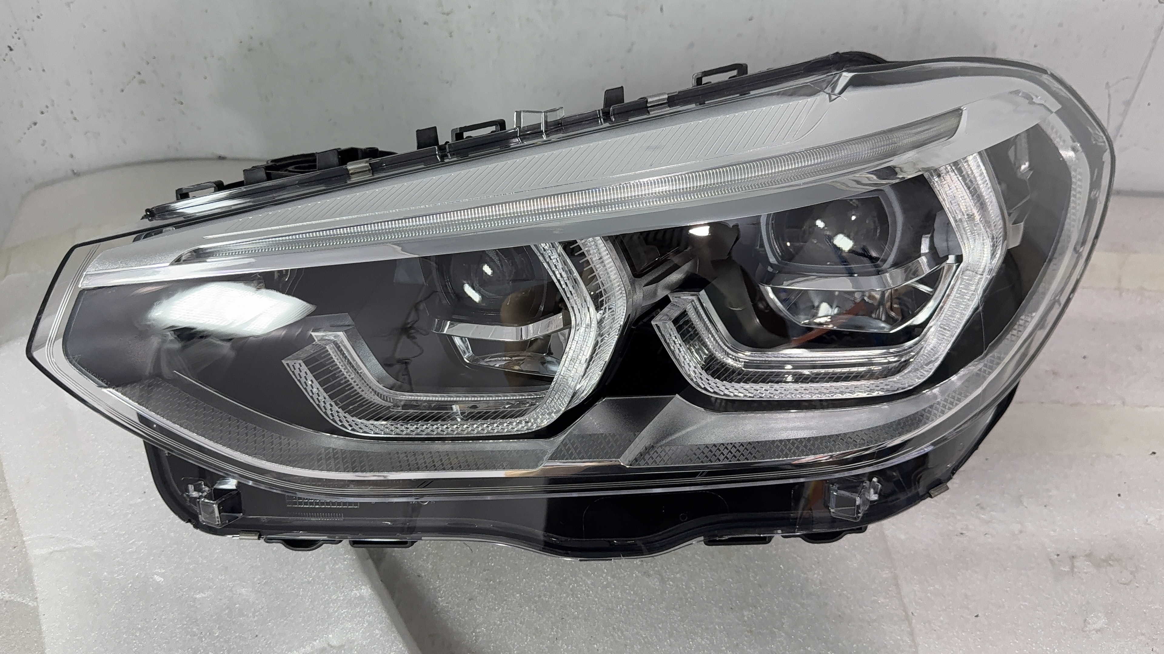 2018- 2020  X3 G08 old model left headlight part number: 63117 46611 9
