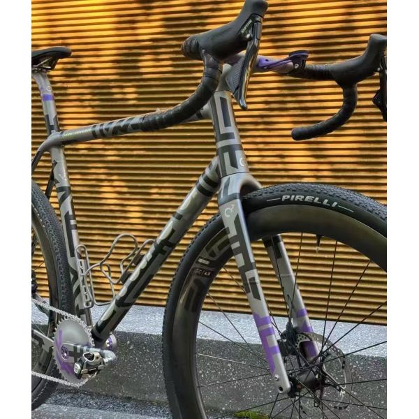 Lightweight Titanium Alloy Bike Water Bottle Holder For Outdoor Sports