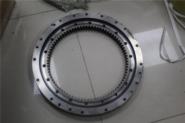 Hitachi EX300-1 Excavator Swing Bearing Replacement 7017407 9098980