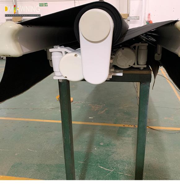 Free Stand Double Side Waterproof Retractable Awning Hand Control Outdoor Retractable Awnings