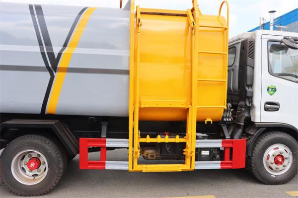 4x2 Drive 6CBM Dongfeng Waste Compactor Truck With Back Mounted Bucket