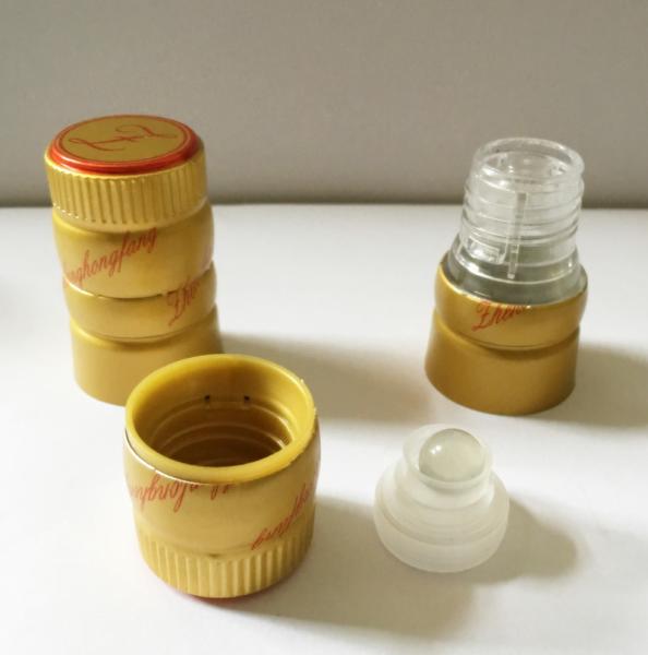32.5x53mm Johnnie Walker Whisky Bottle Caps Custom Made Gold Plastic Aluminum