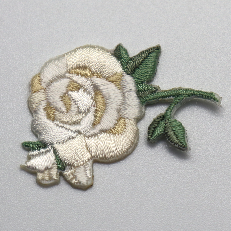 High Quality Customized Heat Cut Embroidery Rose Flower Patch for Garment