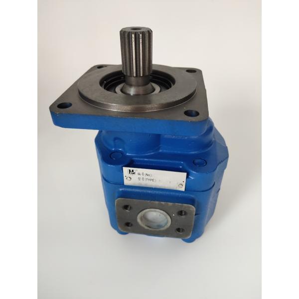 Голубой экскаватор цвета разделяют/насос двигателя экскаватора тяжелого грузовика работая