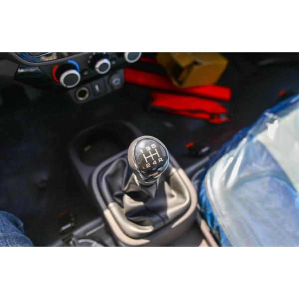 Used Mini Cargo Truck Petrol Engine 122hp White Color Left Hand Drive Loading 3 Tons LHD
