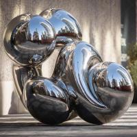 Escultura de nós de aço inoxidável polida em espelho de 2M no DIFC, Emirados Árabes Unidos