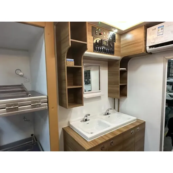 Multifunction 24 Berth Camper Truck for Emergence Fire Fighting