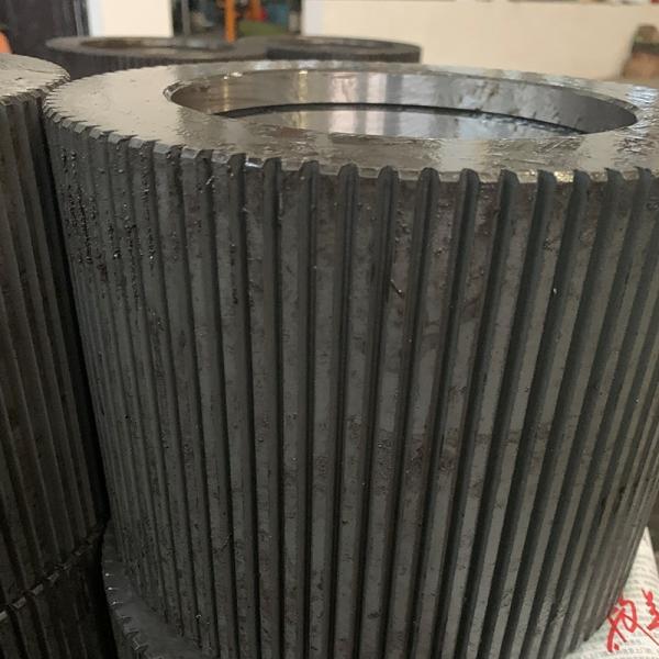 Подгонянный ролик машины мельницы лепешки обстреливает полируя поверхность