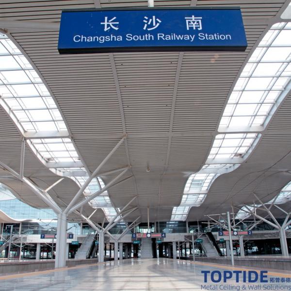 Wind Resistance 135mm Aluminium Ceiling Board External Linear Metal Ceiling