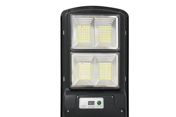 200W Parking Lot 110lm/W All In One LED Solar Street Light