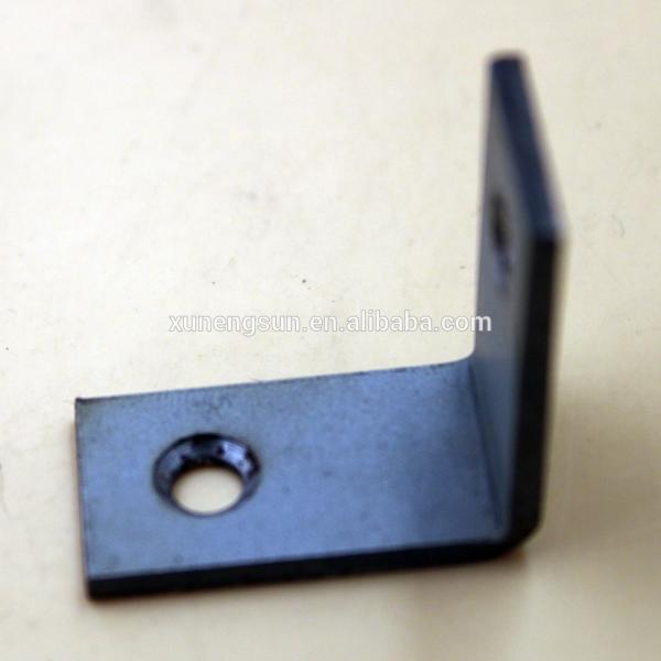 ISO9001 Rohs CE Peças de estampação Metal preto L Forma plana Bracket de montagem para móveis