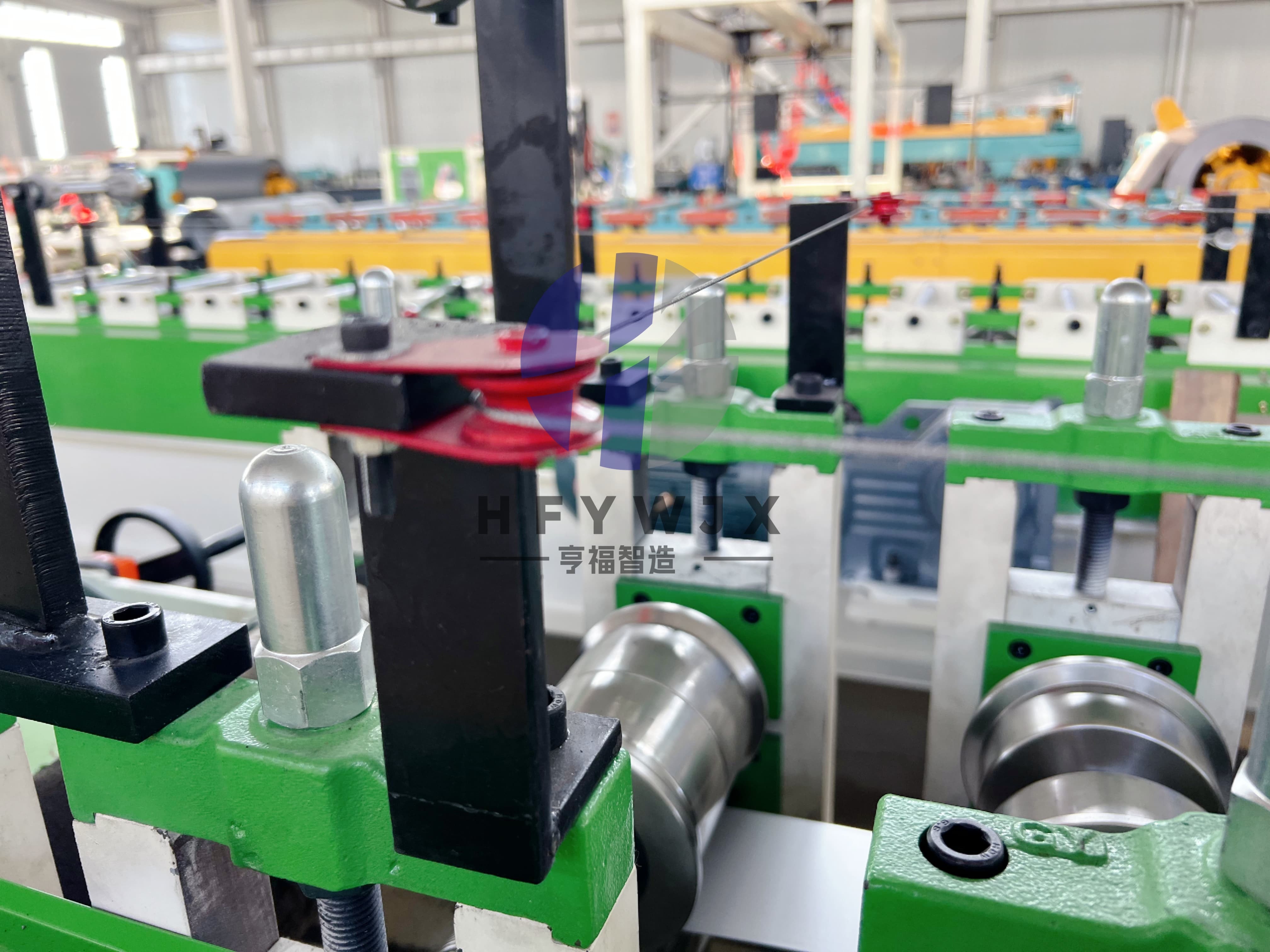 High Speed 20–23 m/min Automatic Fence Roll Forming Machine with 16 Rows of Forming Rollers and Non-stop Flying Shear