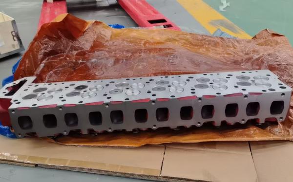 J08CT J08E Cylinder Head Assembly For Hino Vehicle with camshaft valve 11101-E0541