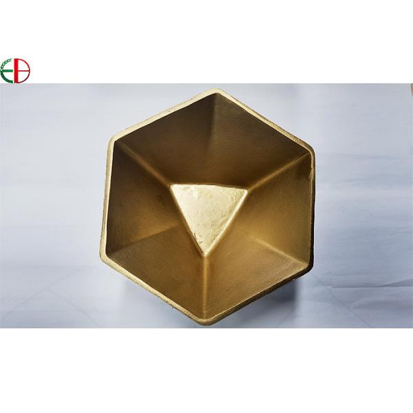 Бросание металла цинка алюминиевое выковало медную заливку формы