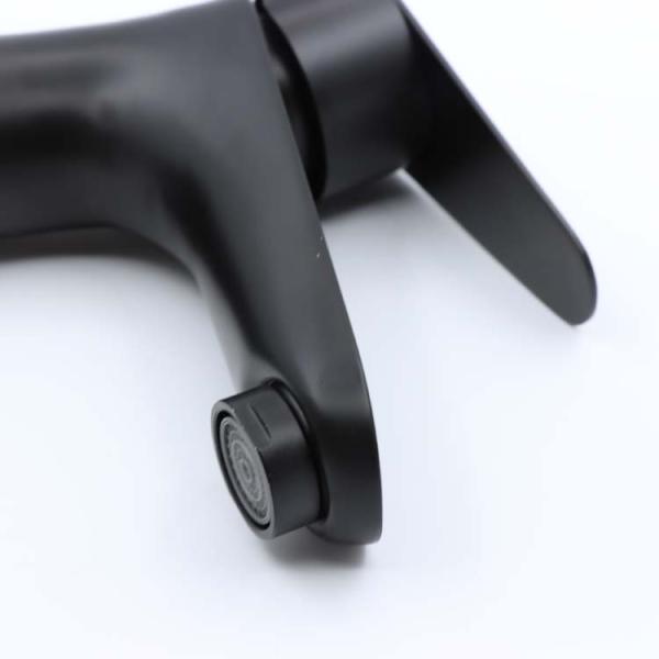Golden Single Handle Bathroom Vanity Faucet Black for Shower Room