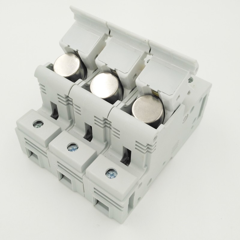 High Thermal Breaking Capacity 690V 3P Cylindrical Fuse Base 125A RT18-125X Low Voltage Thermal Fuse Holder 22*58 Fuse Link