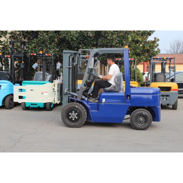 Diesel Forklift Truck 6.0 Ton CPCD60 with 5.5m Mast for Port Terminal Use