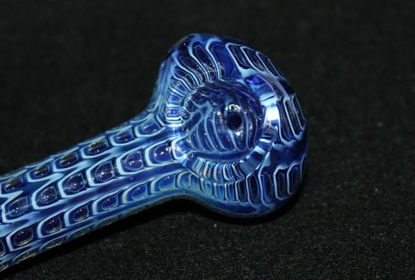 A mão de vidro de 4 1/2” conduz o fumo de cigarro da tempestade da bolha grosso