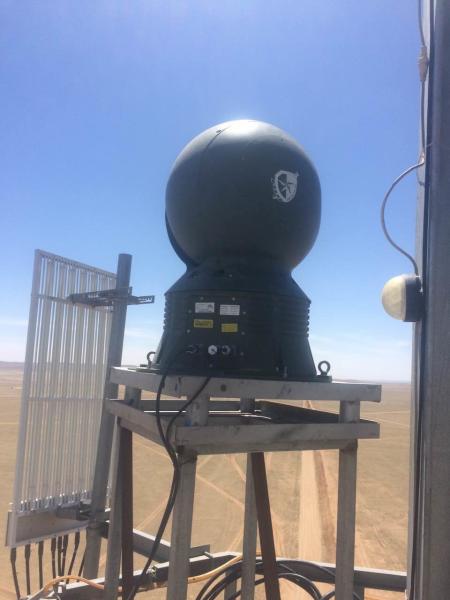 Thermal da longa distância do sensor da categoria militar multi, câmara de segurança do laser do GIROSCÓPIO de PTZ