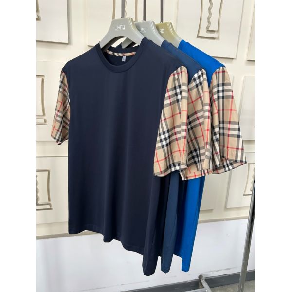 Men's Fashion Tees with Iconic Plaid Sleeves, Regular Fit Crew Neck, High - Quality Cotton
