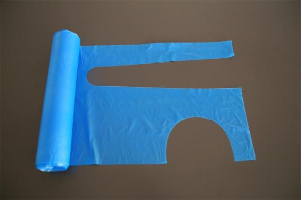 Smooth Surface Disposable Aprons On A Roll / Plastic Throw Away Aprons