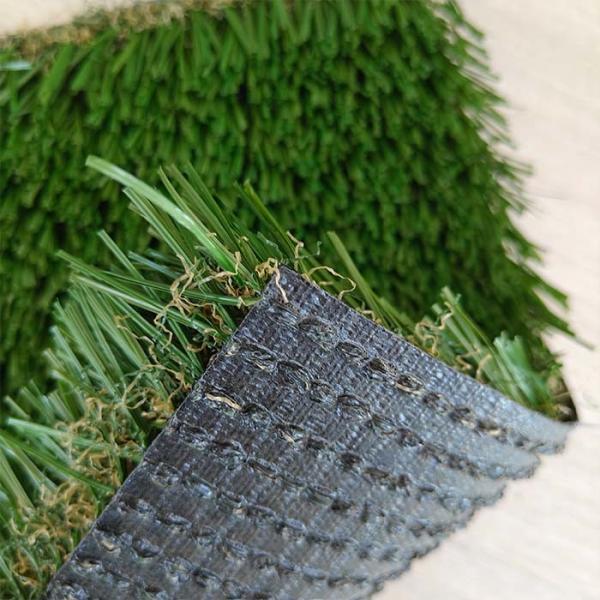 40 mm Alturas de pilha S Forma de fio Excelente desempenho Recreação Erva sintética para jardins e pátios