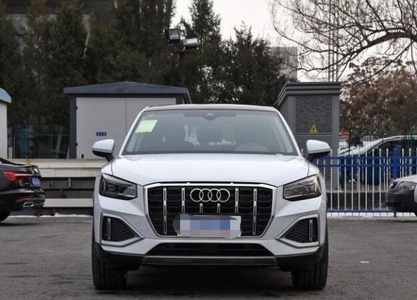 5 Door 5 Seat Audi Q2L 2022 35TFSI  Gasoline Color White Elegant Edition