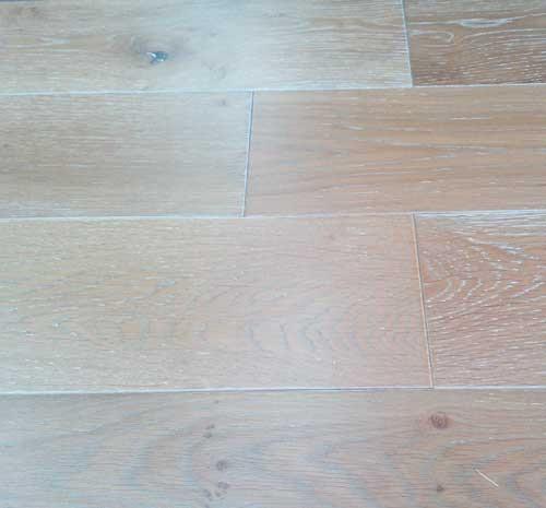 suelo de madera de roble