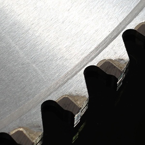 Уникальное вырезывание металла угла зубов увидело, что лезвие/минералометаллокерамика наклонила лезвия пилы для резки в холодном состоянии 255мм 80з