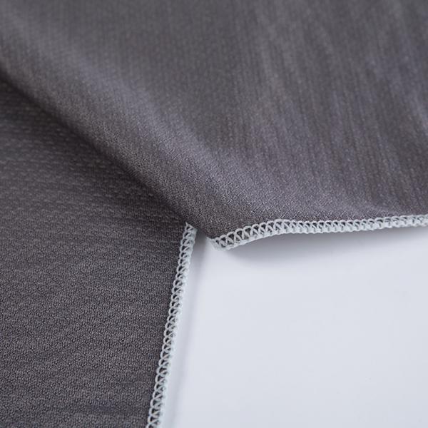 Охлаждая полотенца для полотенца спорт полотенец момента времени шеи и стороны охлаждая располагаясь лагерем