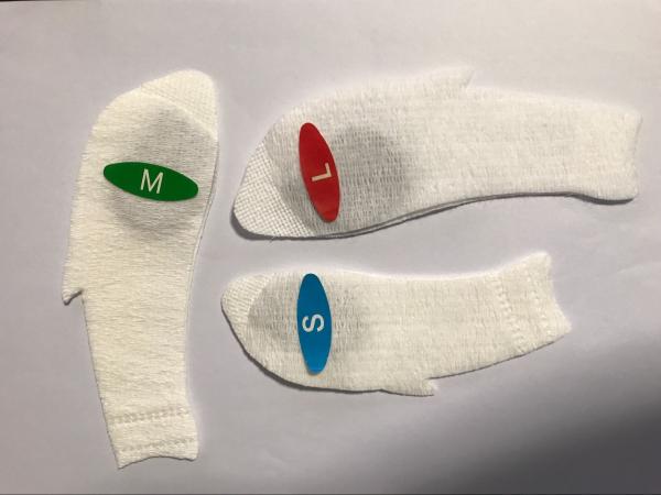 Non Woven Fabric Neonatal Phototherapy Eye Mask Flexibility Fish Shaped