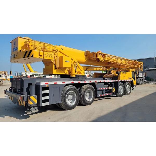2011 Xcmg 70t Truck Crane Terrian Mobile Crane Hoist Crane Ideal for Heavy Duty Lifting
