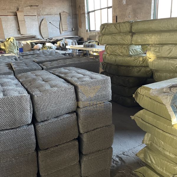 Wires Dia 0.15-0.32 MM Knitted Wire Mesh Customized Filtering