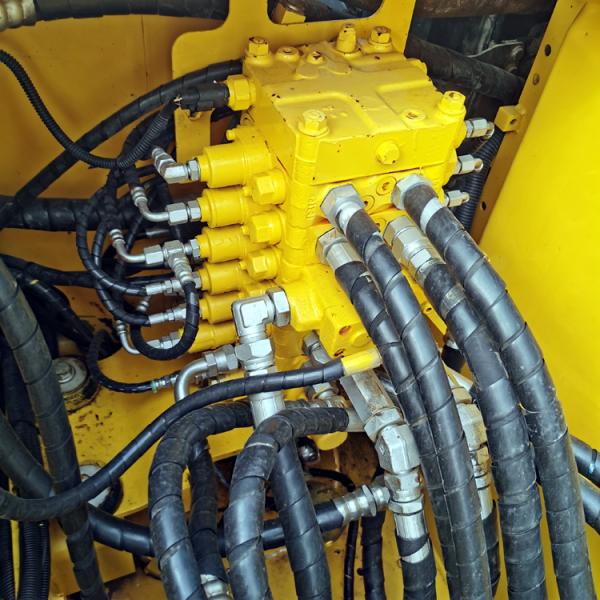 Japan Made Good Condition Komatsu PC130 Excavator 13 Ton Crawler Machine Weight in Shanghai