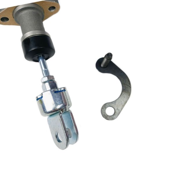 Aftermarket New Auto Spare Parts Hydraulic Master Cylinder Clutch for Mitsubishi Pajero V31 V33 V43