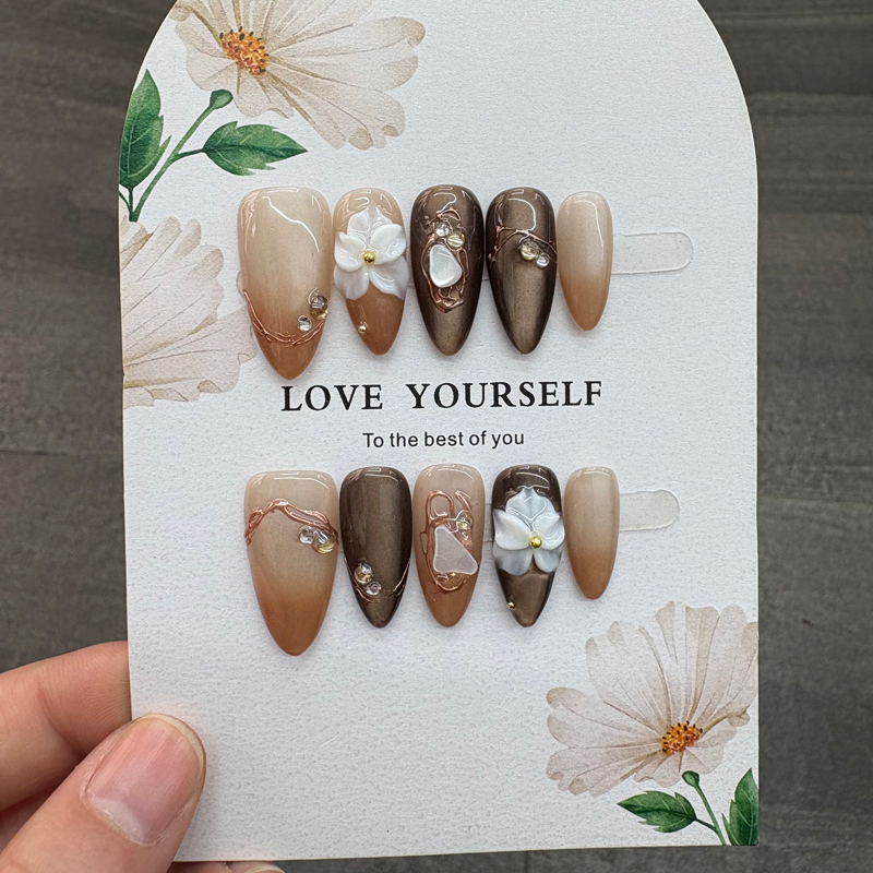 Cat Eye Design Handmade False Nails Flower Design Almond Shape